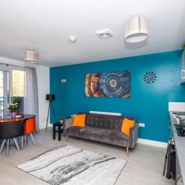 Carnforth 49 by Alt-Stay Contractor Accommodation - 2 Bed En Suite Contractor Home With Parking, Wi-Fi & Full Kitchen - Ideal For Long stays