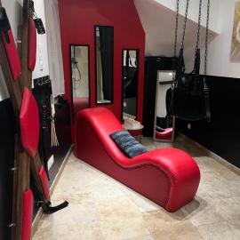 Osez! Le fruit défendu Loveroom Carpentras: Carpentras şehrinde bir otel