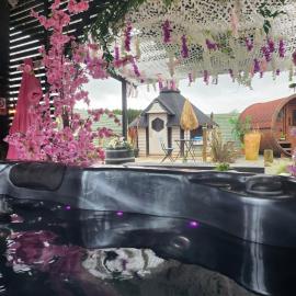 ADULT ONLY relax escape apartment hottub, хотел в Coagh