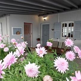Emilia's Guest House, hotel u gradu Ano Siros