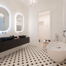 Jonathan Luxury Apartment Trieste Station, hotell i Trieste