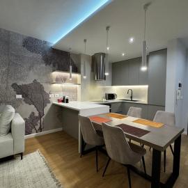 Prive Luxury Apartments -City Center & Seaside in 1