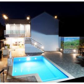 Villa Luketini Dvori, Primošten, hotel di Kruševo