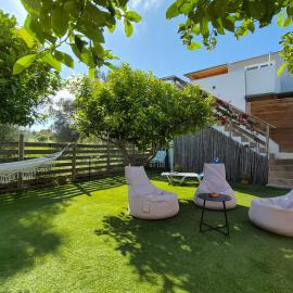 Lemonia Apartment with yard