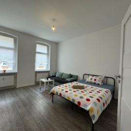 New flat for 7 Special price per month 4 Rooms، فندق في زيتز