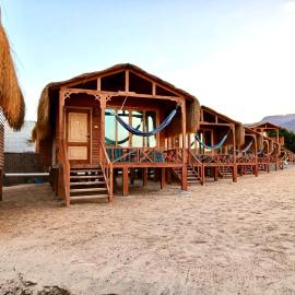Love beach camp，塔巴的飯店