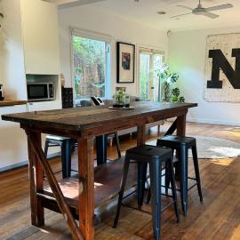 Welcome to The Roy - Family home close to airport and train!