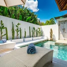 Viesnīca Classy 1BR Villa Sunflower with Private Pool in Canggu -Bali pilsētā Dalung