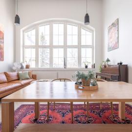 Stunning Loft with Lake View & Free Garage Parking