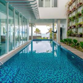 Ocean View Villa - 8 Bedrooms - In Great Location - Just 10M From The Beach, hotel in Nha Trang