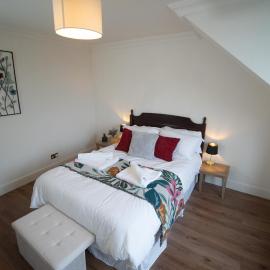 Spacious 3 Bed Terrace with Large Kitchen Diner