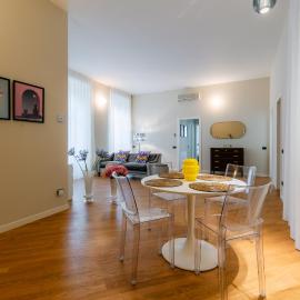 R Oleandro House