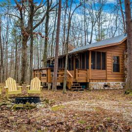Secluded Cabin with Barbecue in Mentore, Alabama, hotel v destinaci Mentone