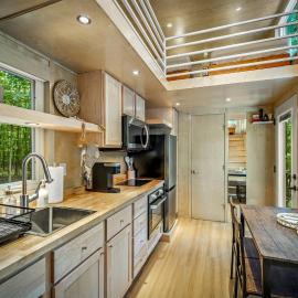 Glorious Lofted Container with Luxurious Indoor and Outdoor Spaces in Alabama, hotel v destinácii Mentone