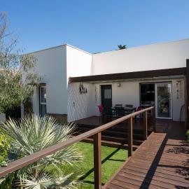 Riboleys - Villa T3 à 400m de la mer avec piscine, hotel in Vias