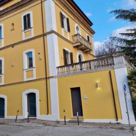 Villa Savini Garten Appartment, hotel di Castilenti