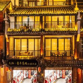 Jiuqi Tongnian High-end River View B&B, hotel in Fenghuang County