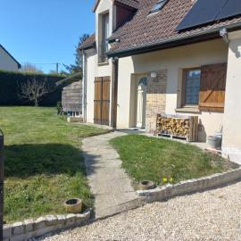 Agréable maison familiale، فندق في La Louptière-Thénard