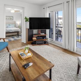 Pinnacle Port Penthouse 15, Hotel in Carillon Beach