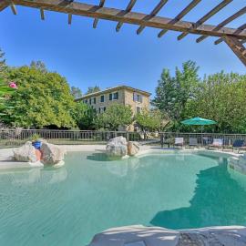 La Bastide des Princes, Piscine, Clim, Calme, hôtel à Caderousse