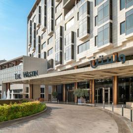 The Westin Doha Hotel & Spa by Marriott, хотел в Доха