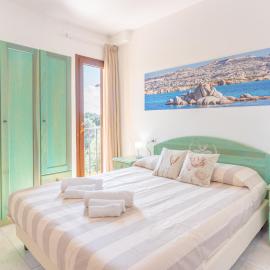 Appartamenti Le Maree โรงแรมในลามัดดาเลนา