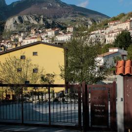4Flats in Orto di Venanzio, hotel in Barrea