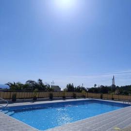 Green Oasis Penthouse, hotel in Peyia