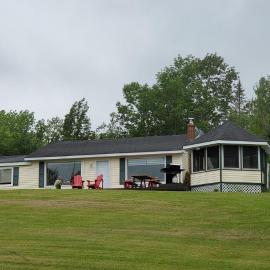 Lochaber Lakeview Cottage, hotel v mestu Antigonish