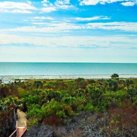 Spacious 3-Bedroom Retreat with Gulf Views & Screened Porch – hotel w mieście Sanibel