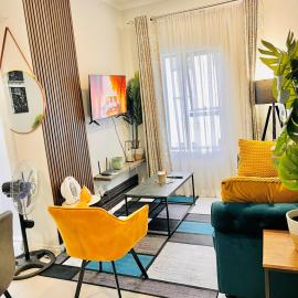 Classy 1 bed in Midrand at 93 on New Estate, viešbutis mieste Midrandas