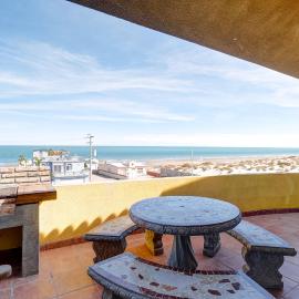 Beach Condo 7-- Sleeps 8, Pool, WiFi, AC, Security, hotel u gradu San Felipe