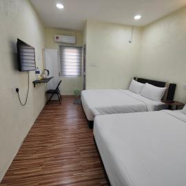 Reds Roomstay Pantai Penarik 3