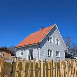 라인스베르크에 위치한 호텔 Ferienhaus am See mit Sauna