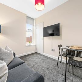 1 Bed Flat With Parking Sleeps 2 in Fife