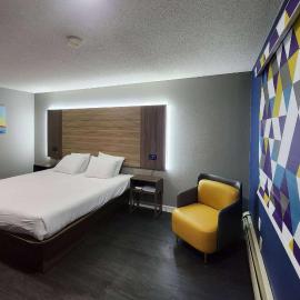 Super 8 by Wyndham Hayward WI, hótel í Hayward