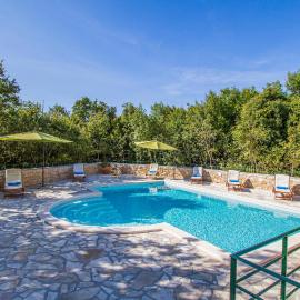 Amazing Home In Koromacno With Wifi, Hotel in Koromačno