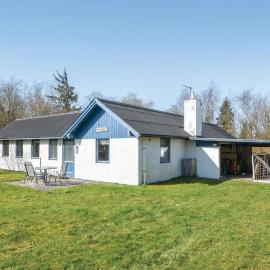2 Bedroom Nice Home In Roslev