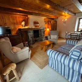 Gîte 6 pers jardin et cheminée à 10 mn des pistes