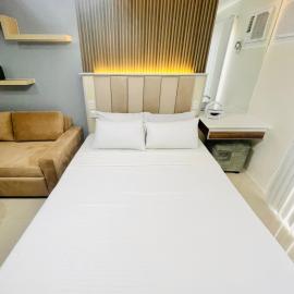 BT 1 Chic City Studio Retreat