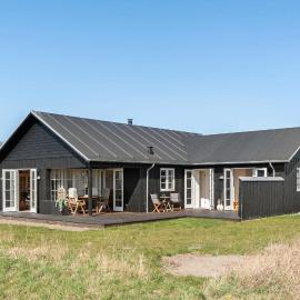 3 Bedroom Cozy Home In Nysted, hotell i Nysted