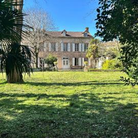 Maison Silhac, מלון בVic-en-Bigorre