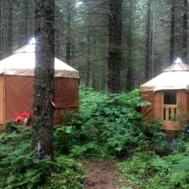 Alaskan Yurt Glamping, Perfect for a Getaway near Seward, hotel em Seward