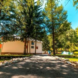 Hostel Mojan, hotel in Andrijevica