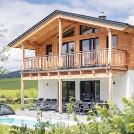 Luxalps- Chalets Inzell- Sauna- Skifahren- Wandern- Natur- Chiemgau Card - Chalet No 8 & 16 mit Hot Pot, hotel a Inzell