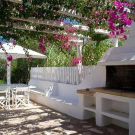Villa Joy in Ampelas Paros, hotel in Kampos Paros