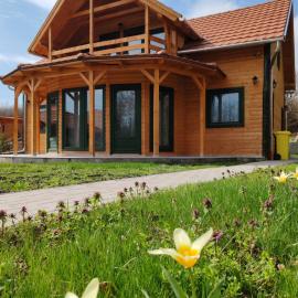 Faház Wellness Apartman Demjén, Hotel in Demjén