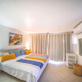 Central 1BR APT - 1 minute Walking from Rumba