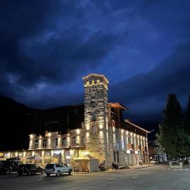 Svaneti, hotel en Lentekhi
