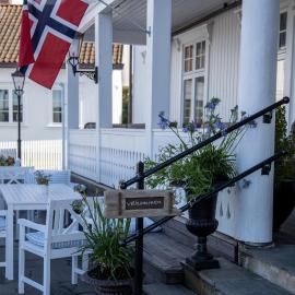 Nevlunghavn Gjestgiveri, hotel in Nevlunghamn
